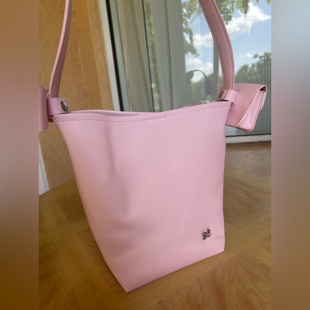 HOUSE OF LITTLE BUNNY 4in1